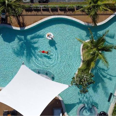 Skyview Resort Phuket Patong Beach Luaran gambar Aerial view of the pool at the Hotel