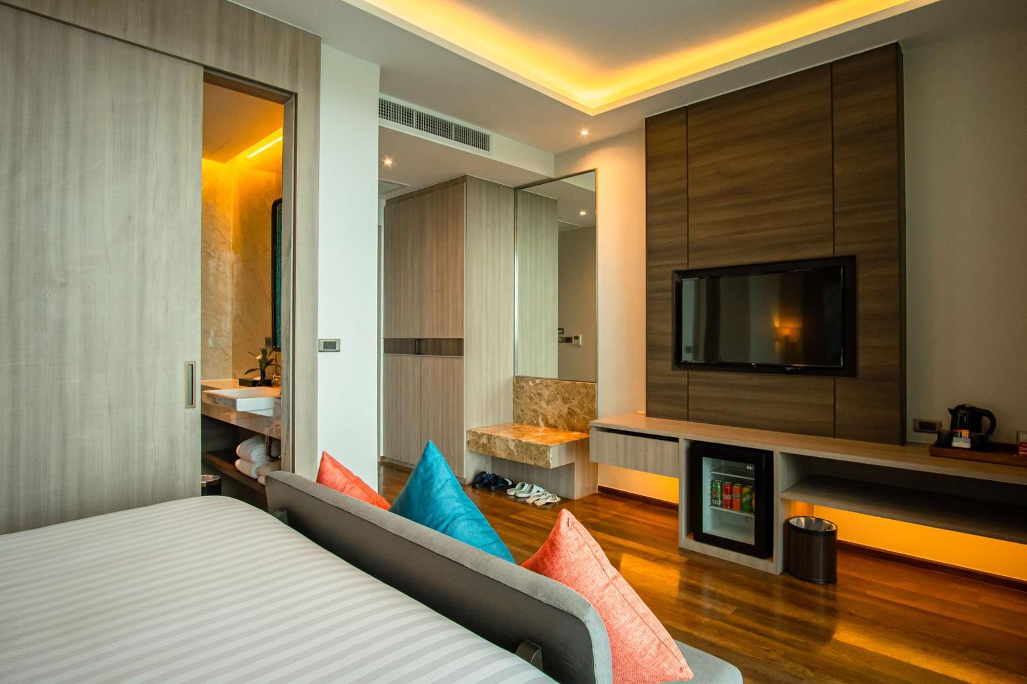 Skyview Resort Phuket Patong Beach Luaran gambar Deluxe Room