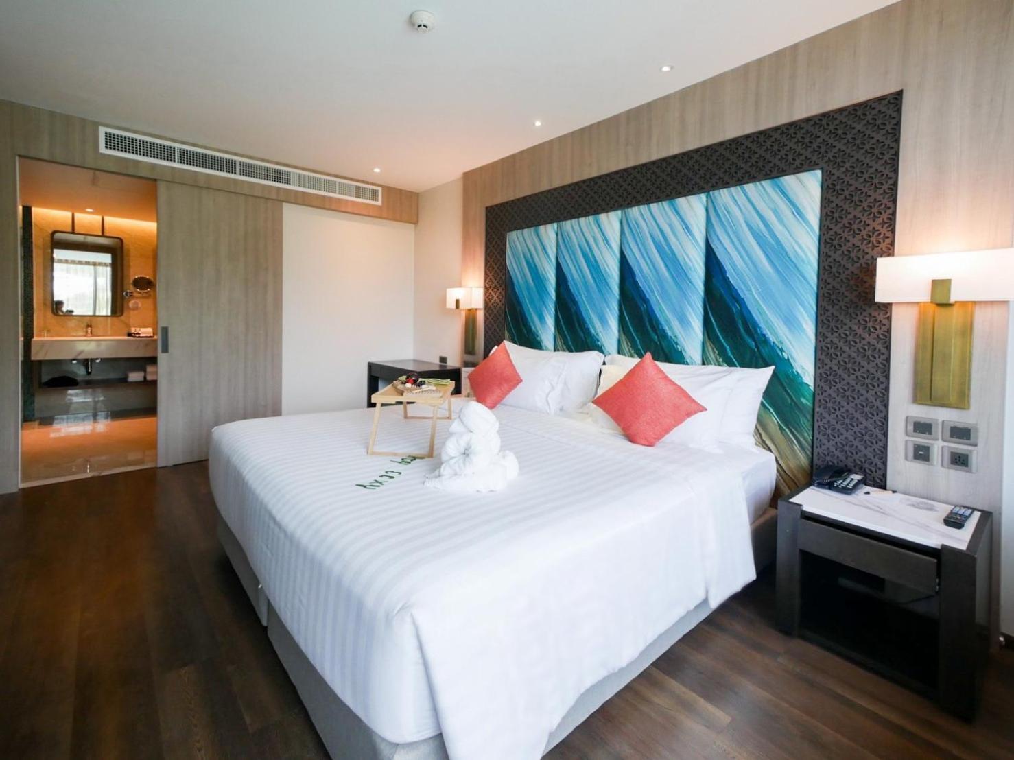 Skyview Resort Phuket Patong Beach Luaran gambar Deluxe Ocean View